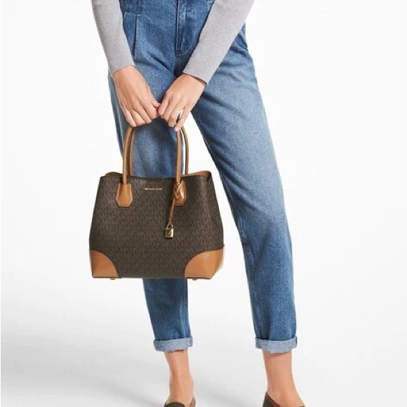 Mercer Gallery Medium Logo Tote Bag - Picture 7 of 7